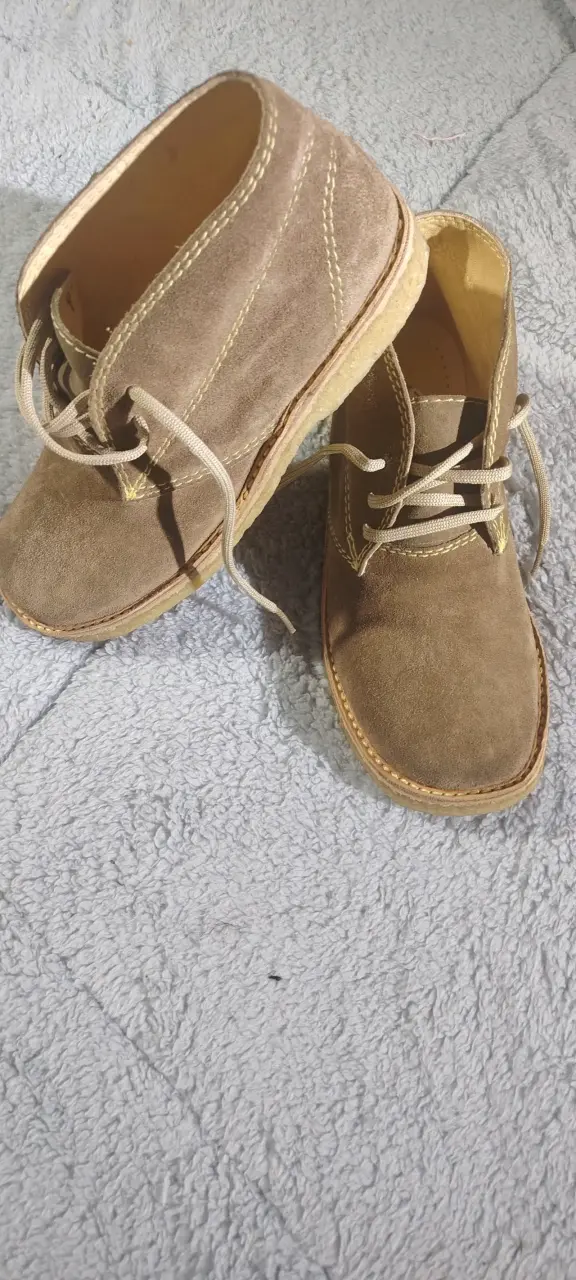 Botines de gamuza color beige para hombre - 1