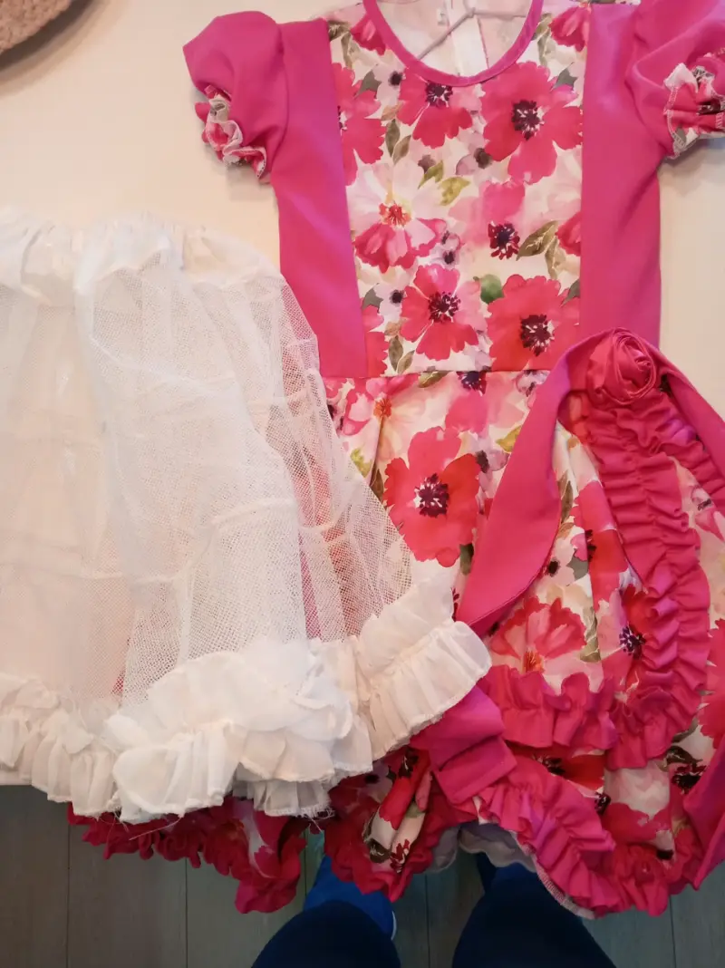 Vestido de huasa chinita floral y enagua