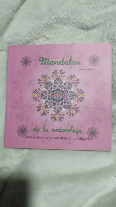 Libro de mandalas para colorear y relajarse - miniatura 1