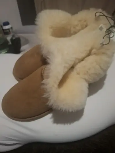 Pantuflas de piel de oveja Fireside para invierno - miniatura 1