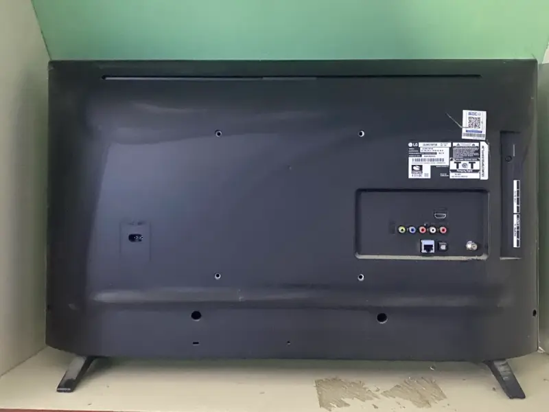 Televisor LG 32 pulgadas en buen estado - 2