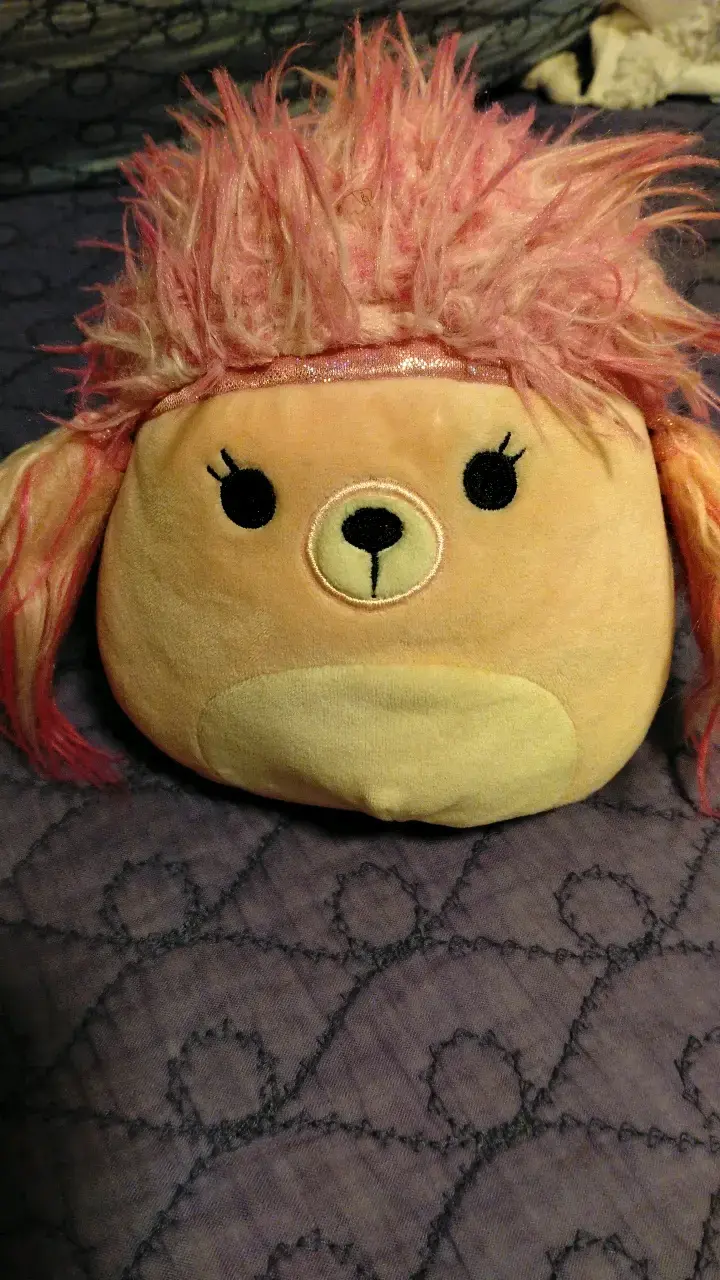 Peluche Squishmallows con Pelo Rosado - 1