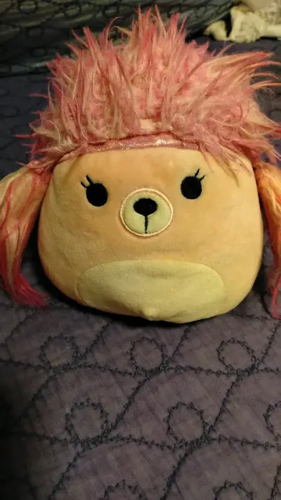 Peluche Squishmallows con Pelo Rosado - miniatura 1