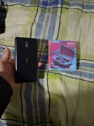 Teléfono Nokia con auriculares inalámbricos M19 - miniatura 2