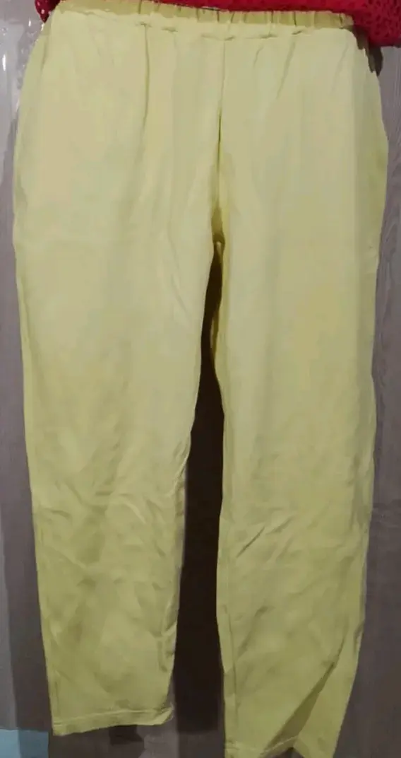 Pantalones amarillos de algodón para mujer