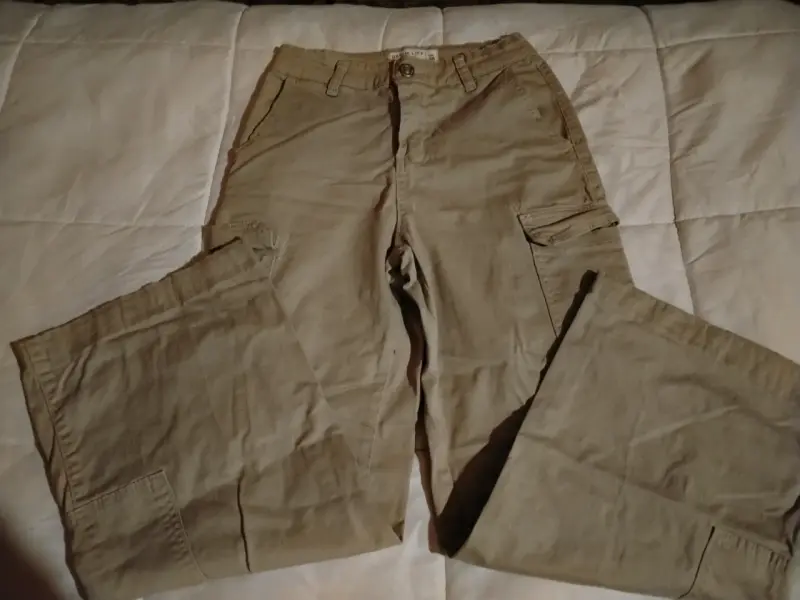 Pantalones cargo beige para mujer - 2