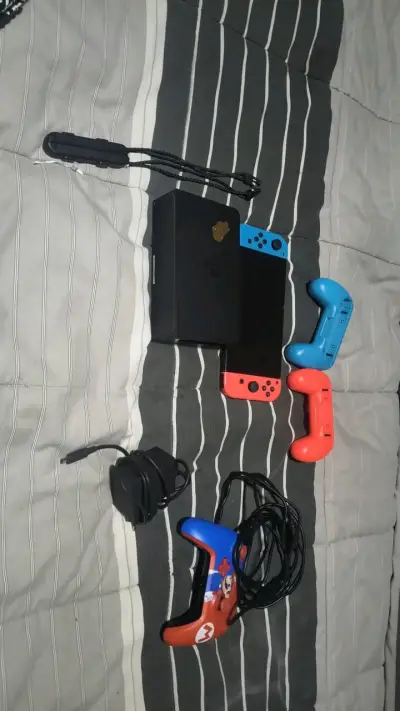 Nintendo switch oled - miniatura 1