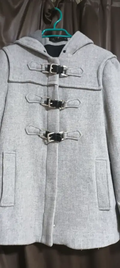 Abrigo gris con capucha Zara Woman - miniatura 4
