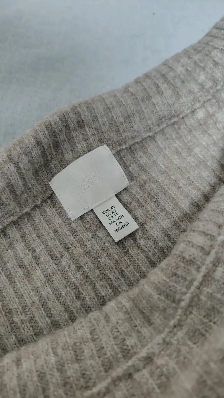 Suéter off shoulder h&m - 2