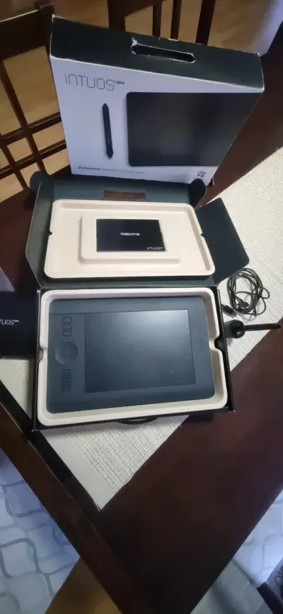 Tableta Gráfica Wacom Intuos Pro con Lápiz - miniatura 2