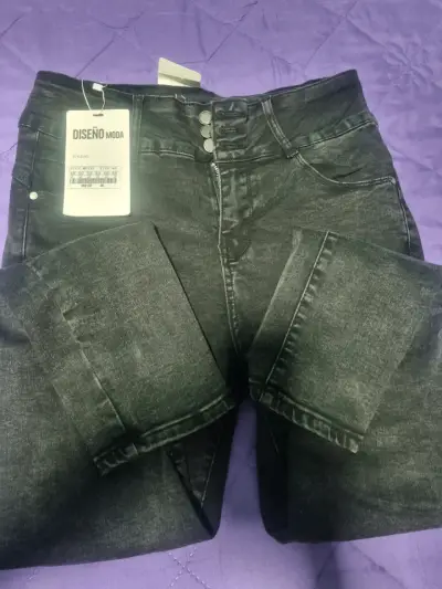Jeans negros de tiro alto para mujer - miniatura 1