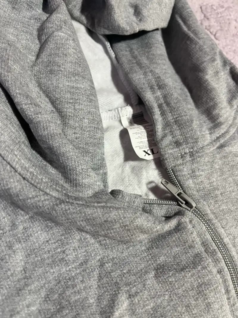 Conjunto deportivo gris con capucha para mujer - 2