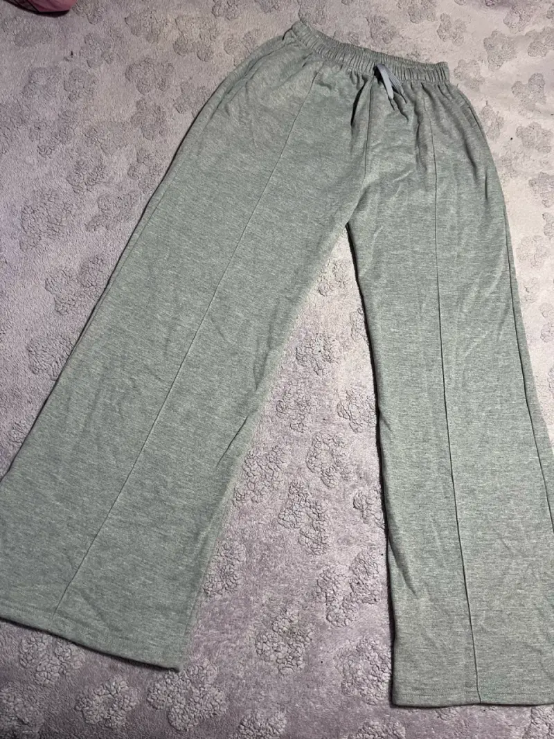 Conjunto deportivo gris con capucha para mujer - 3
