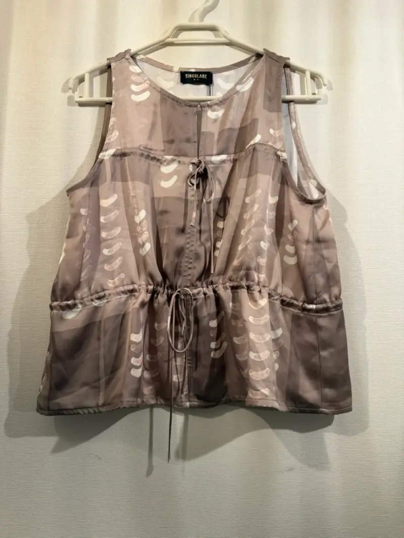 Blusa sin mangas estampada Singolare - 1
