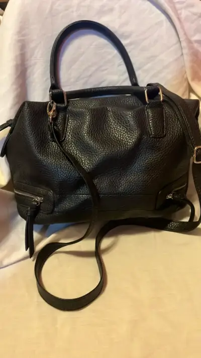 Cartera de cuero negro con correas ajustables - miniatura 1