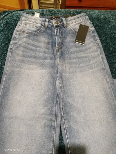 Jeans de Mujer con Diseño de Corazón - miniatura 2