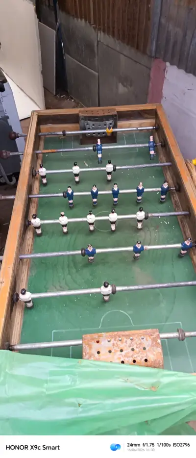 Taca Taca de Madera con Jugadores - miniatura 2