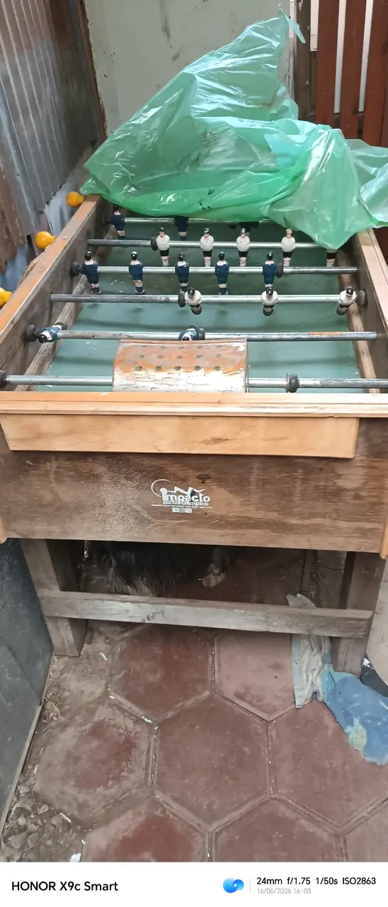 Taca Taca de Madera con Jugadores - 4