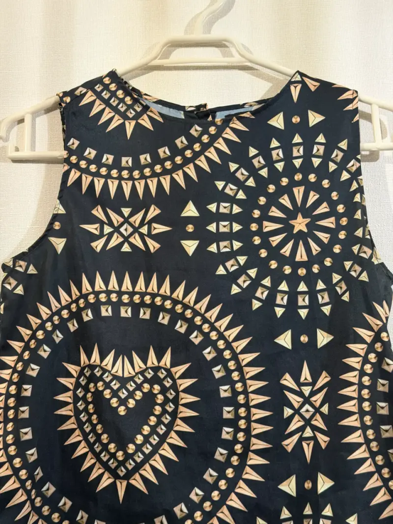 Blusa sin mangas con estampado geométrico - 2