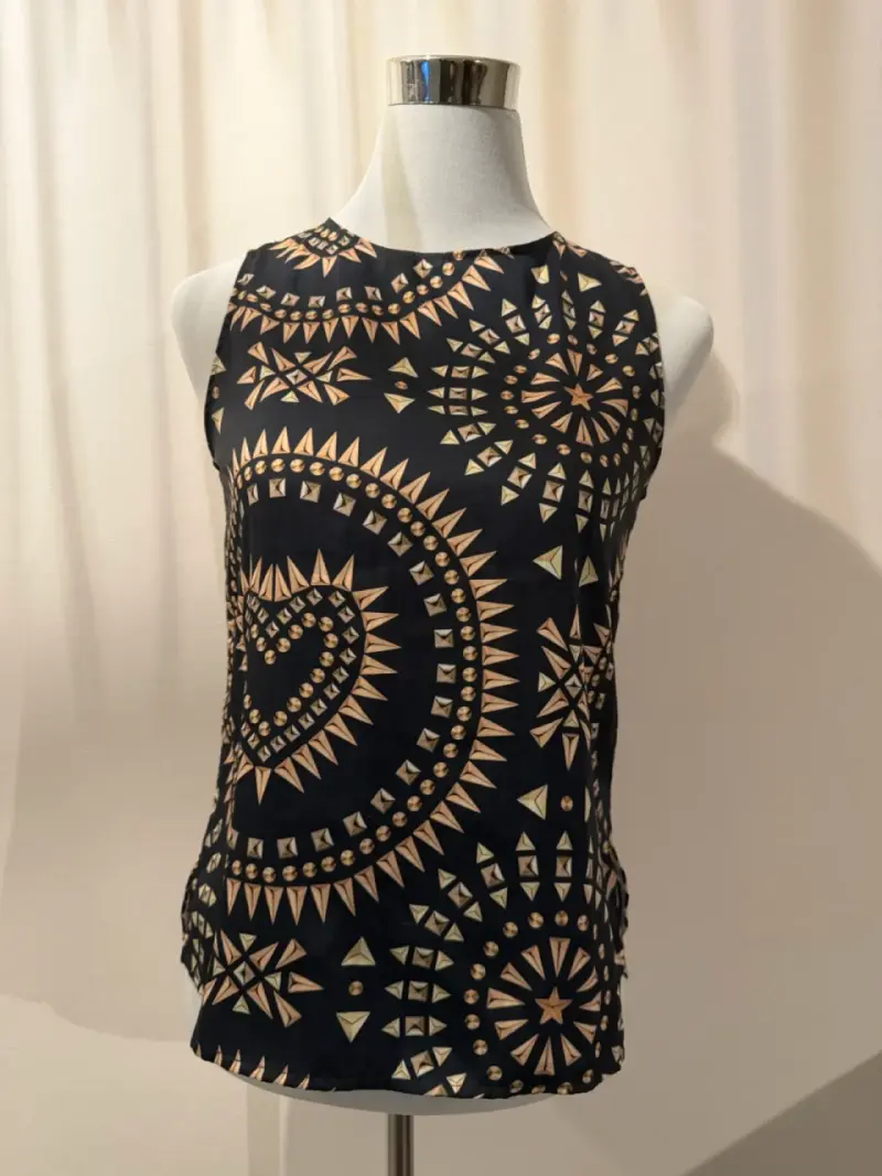 Blusa sin mangas con estampado geométrico - 4