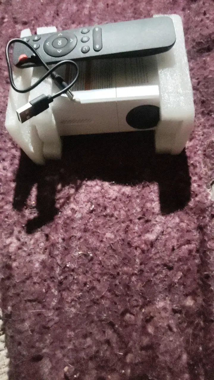 Proyector LED Multimedia con Control Remoto - 3