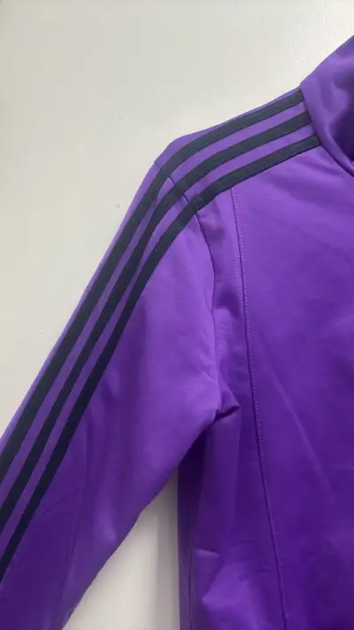 Chaqueta deportiva morada Adidas con cierre - miniatura 2