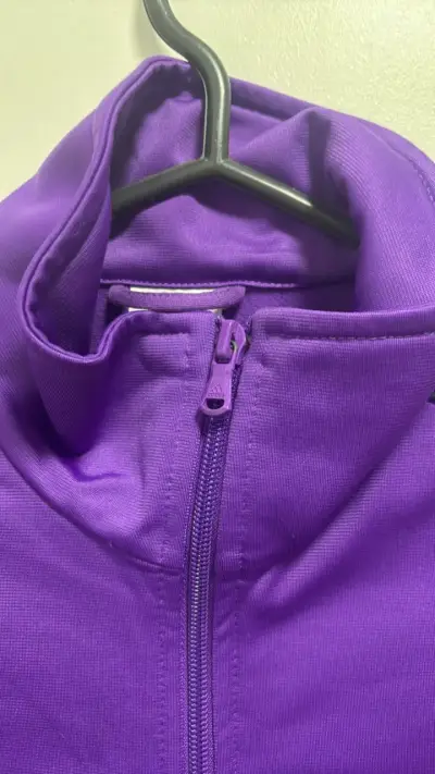 Chaqueta deportiva morada Adidas con cierre - miniatura 3