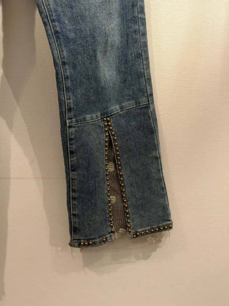Jeans de mujer con detalles de perlas - 3
