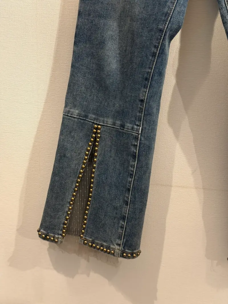 Jeans de mujer con detalles de perlas - 4