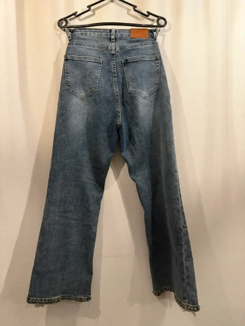 Jeans de mujer con detalles de perlas - 5