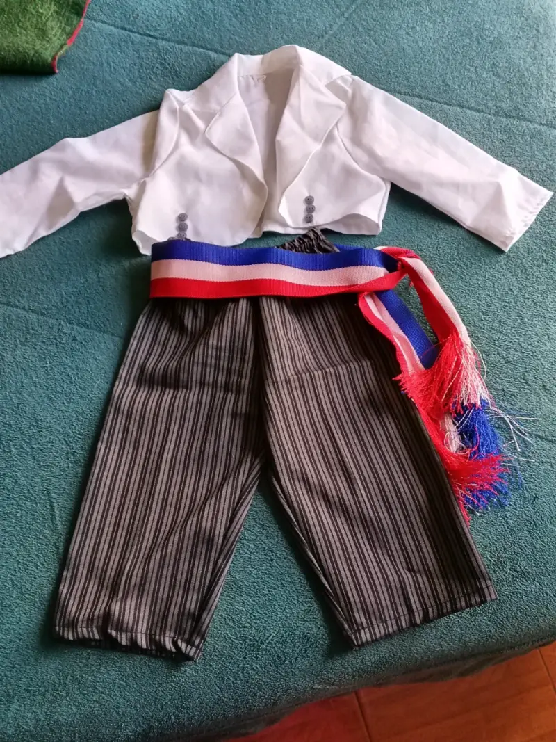 Traje típico chileno para niño con faja