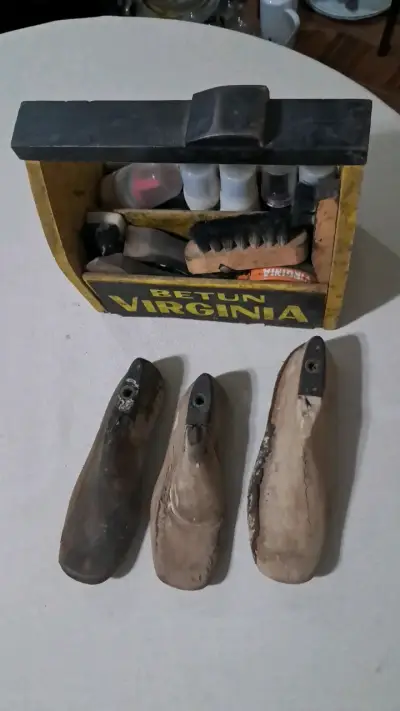 Antiguo lustrin Virginia con Hormas de madera - miniatura 4