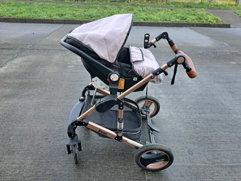 Coche de bebé Zeus plegable con manillar ajustable - 1