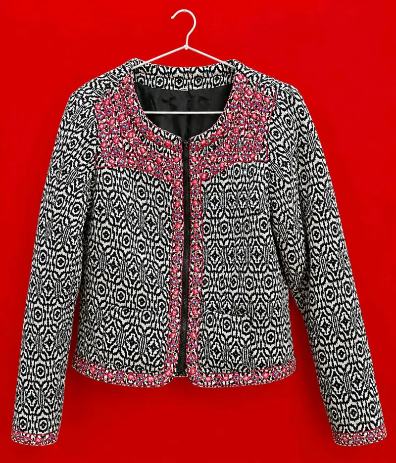 Chaqueta de mujer con diseño étnico en blanco y negro
