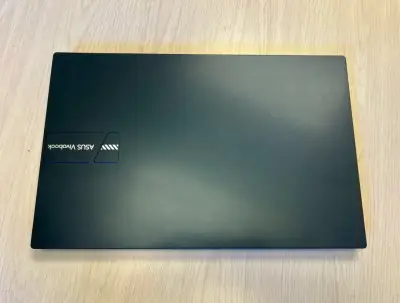 Laptop ASUS Vivobook con Intel Core i7 - miniatura 6