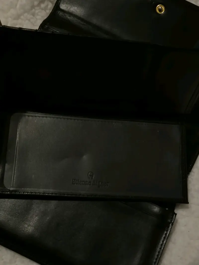 Billetera negra Etienne Aigner - 5