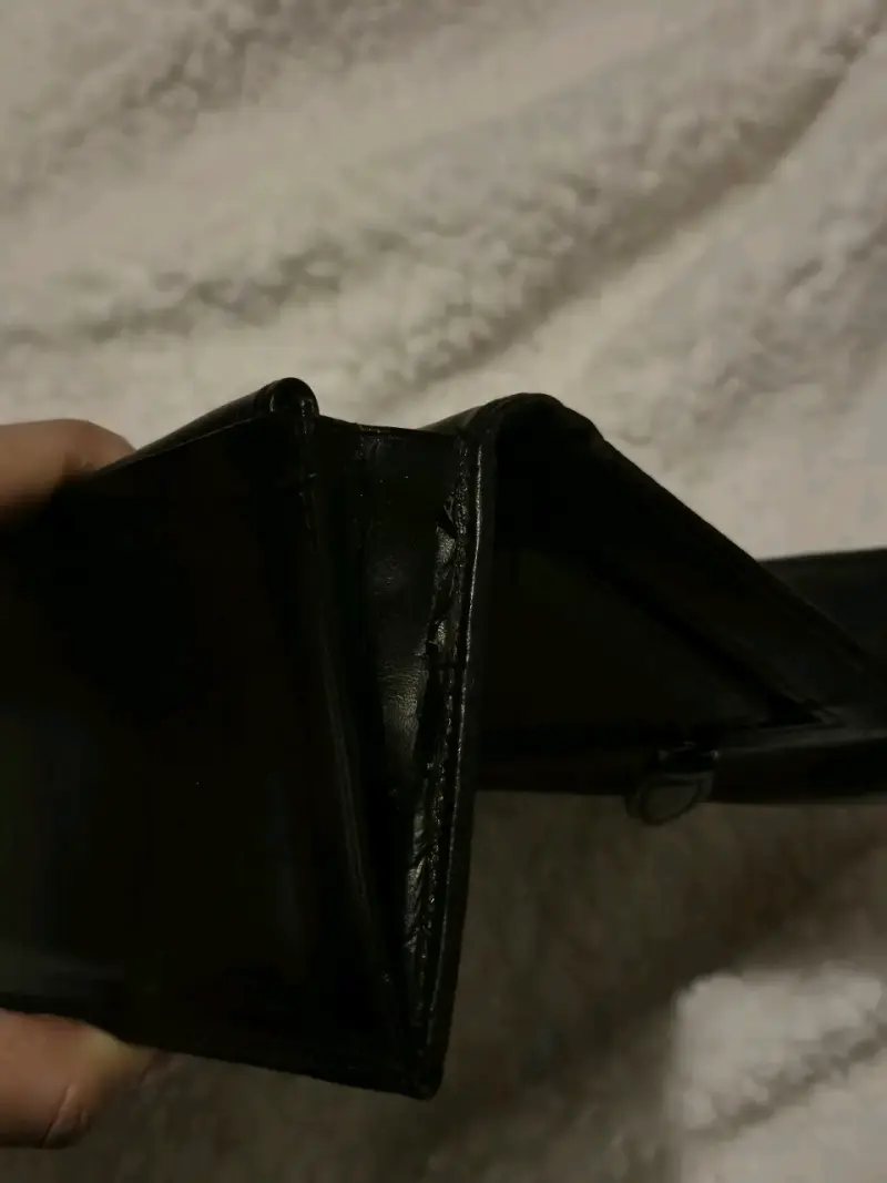 Billetera negra Etienne Aigner - 6