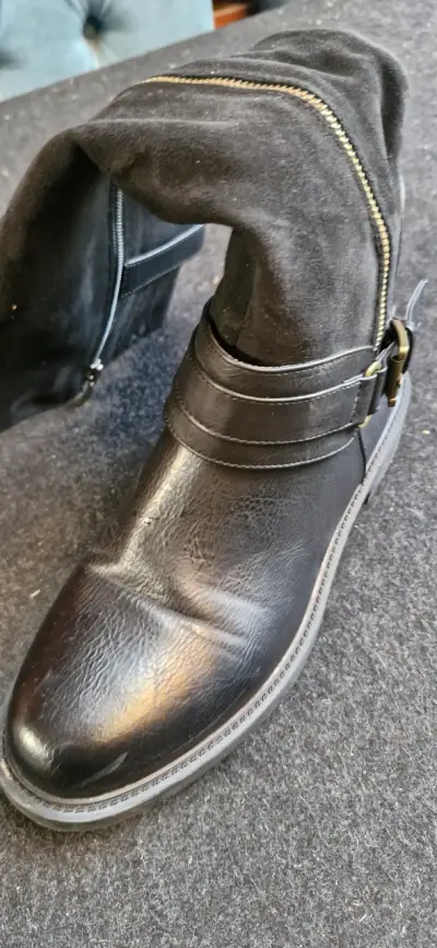 Botas negras de cuero y gamuza con cierre lateral - miniatura 6