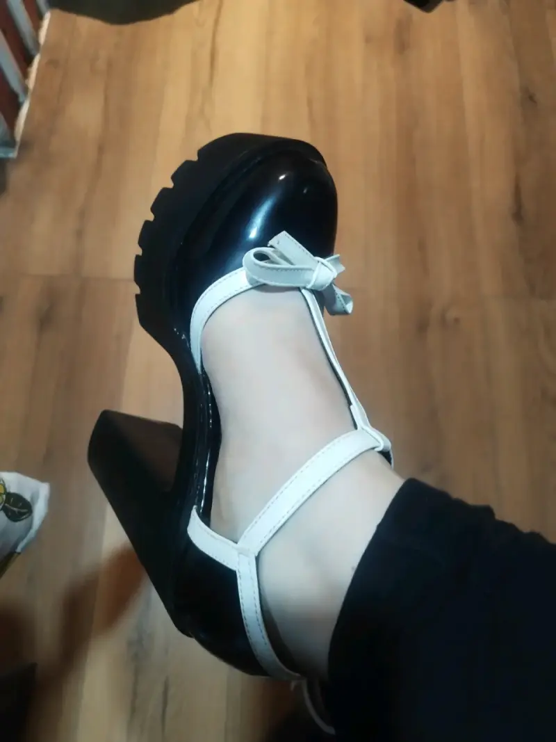 Mary Jane Chunky negros con detalles blancos - 3