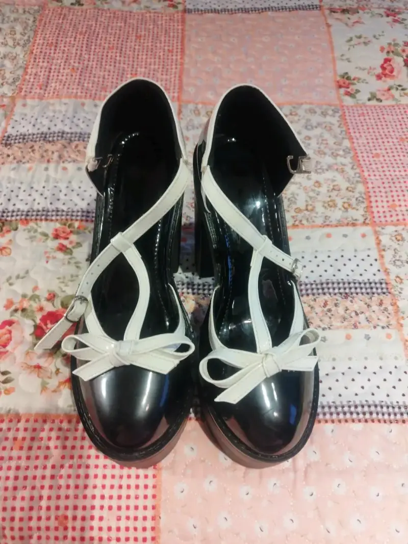 Mary Jane Chunky negros con detalles blancos - 4