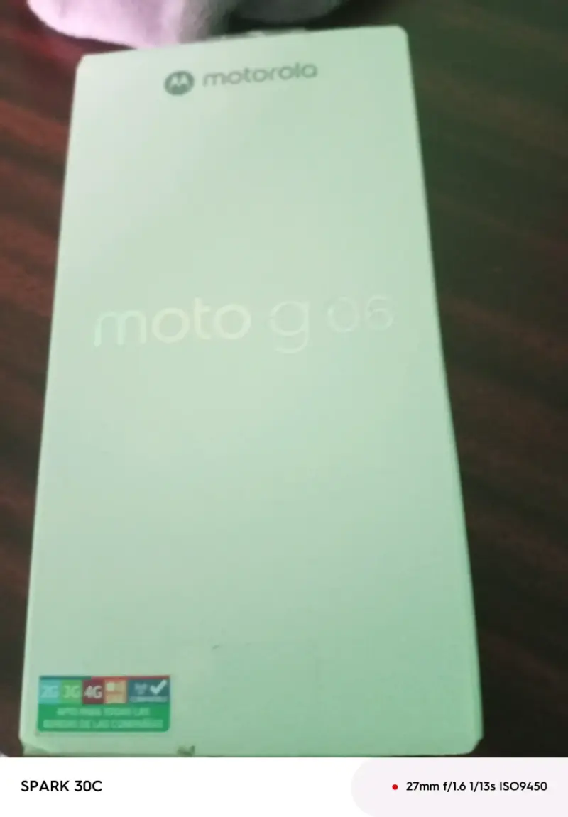 Smartphone Motorola Moto G06 en buen estado - 3