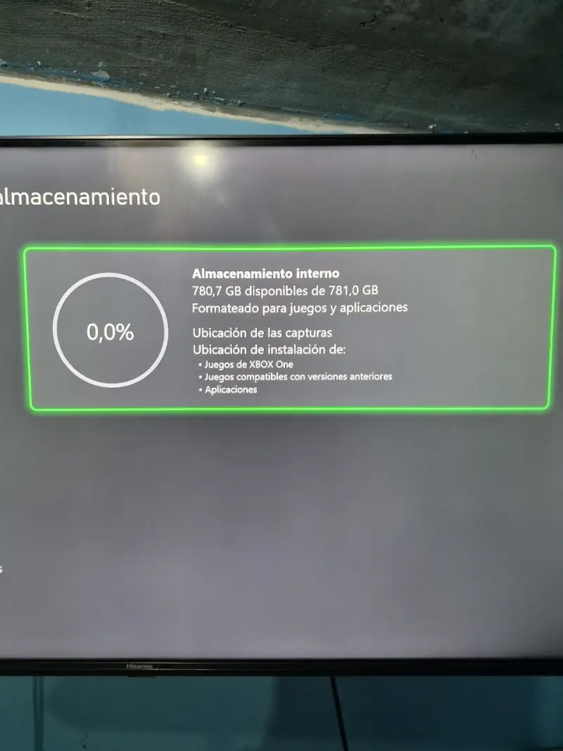 Consola Xbox One S con dos controles a batería - 4