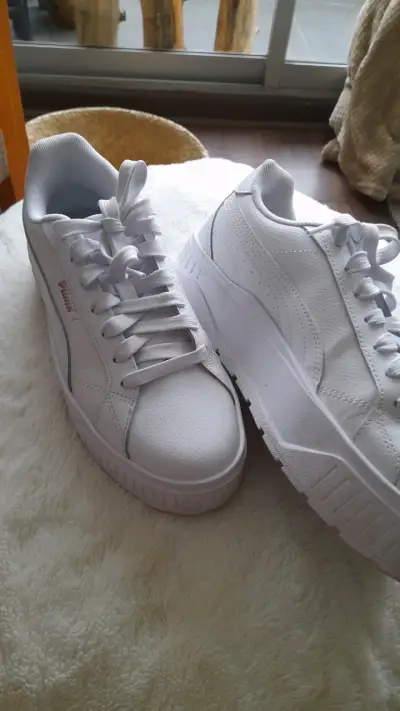 Zapatillas deportivas blancas Puma para mujer - miniatura 1