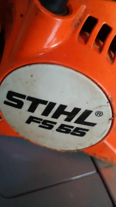 Desbrozadora a gasolina Stihl FS 55 en buen estado - miniatura 2