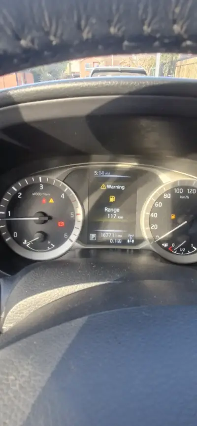 Camioneta Nissan Navara LE 4x4 Diesel - miniatura 5