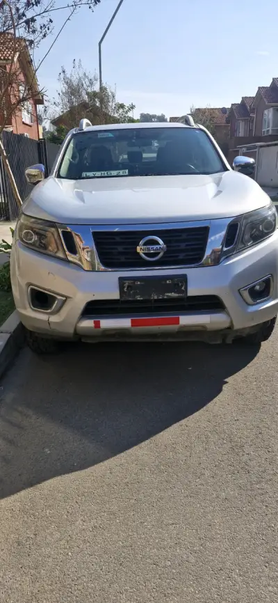 Camioneta Nissan Navara LE 4x4 Diesel - miniatura 1