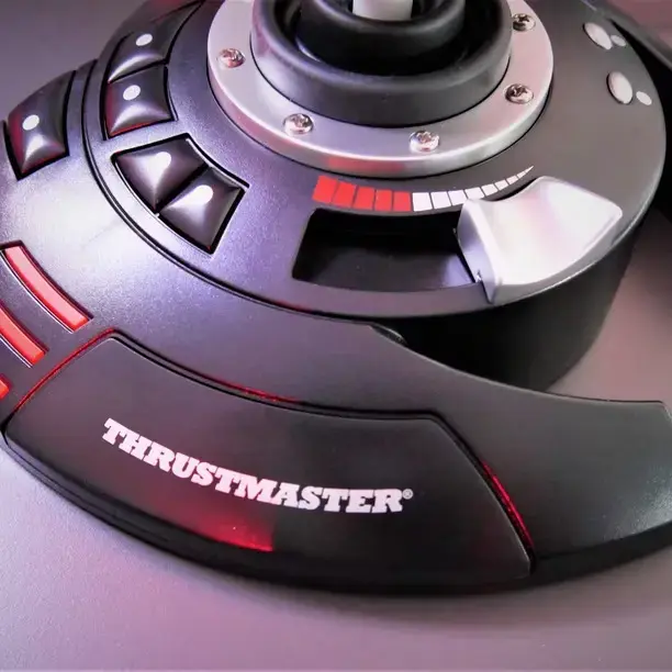 Joystick Thrustmaster T.Flight Stick X para PC - 1