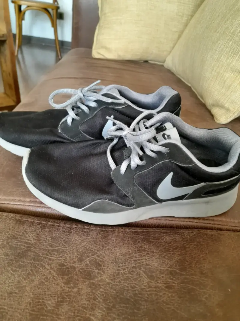Zapatillas deportivas negras para hombre Nike en buen estado