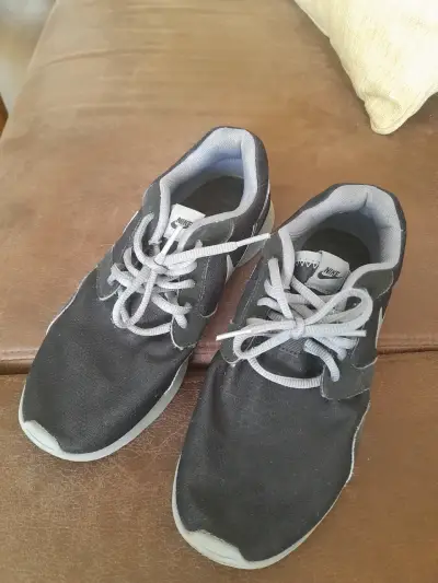 Zapatillas deportivas negras para hombre Nike en buen estado - miniatura 2