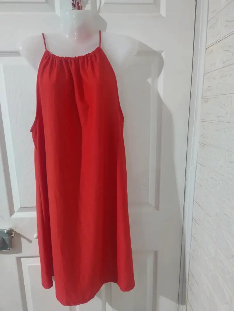 Vestido rojo sin mangas talla M
